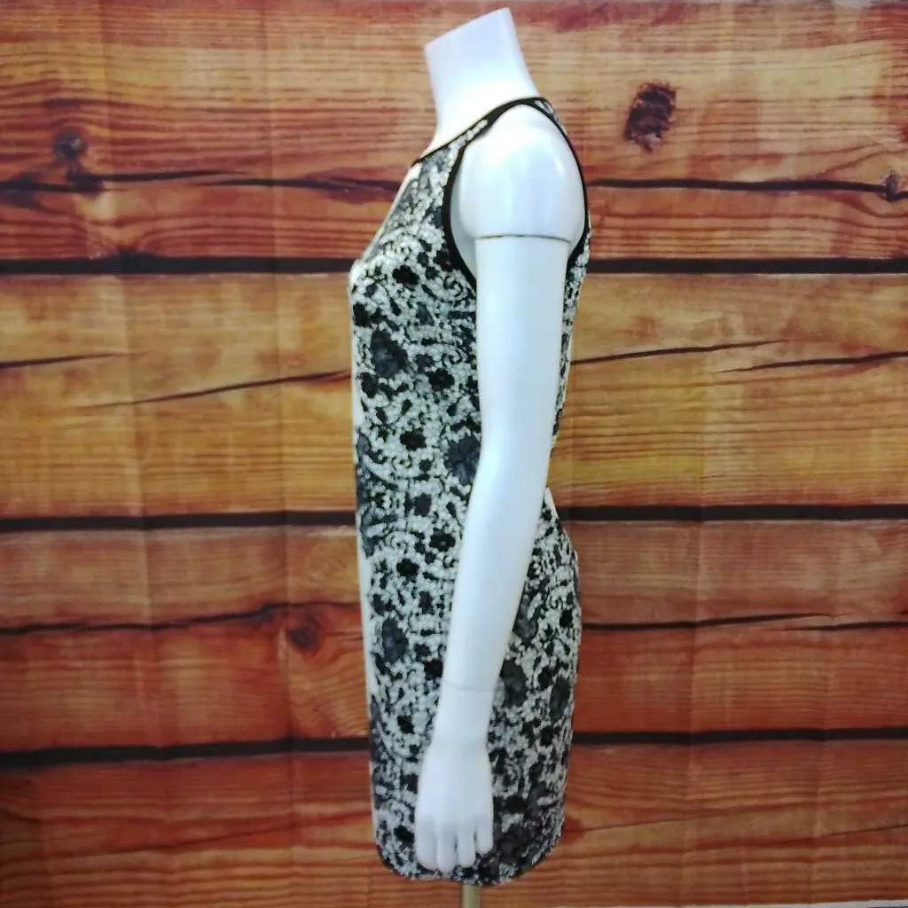 B. DARLIN WHITE BLACK FLORAL DRESS SIZE 11/12 TCC