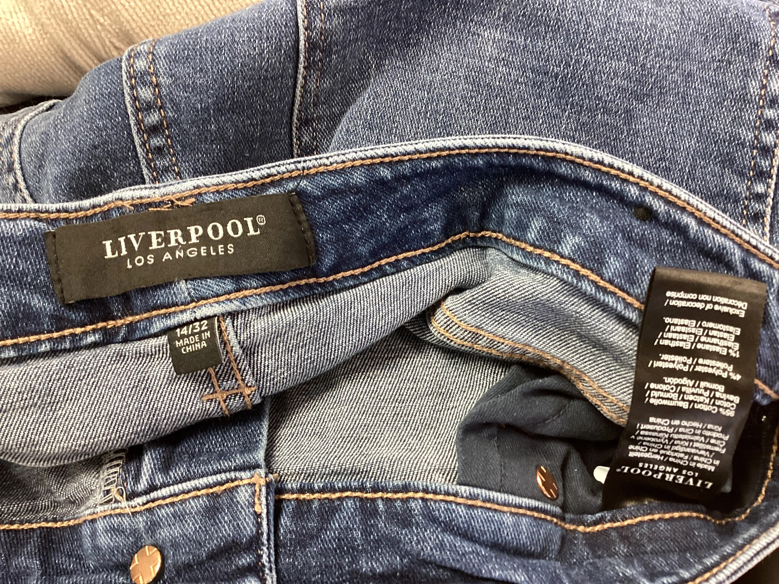 Jeans Boot Cut By Liverpool  Size: 14